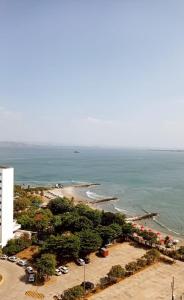 an aerial view of a beach with cars parked at Hospedaje,Cartagena,Clasicos,Turismocolombia-fit in Cartagena de Indias