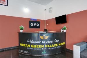Hotel O Ocean Queen Palace Hotel的电视和/或娱乐中心
