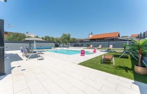 Bassein majutusasutuses Amazing Home In Biograd või selle lähedal