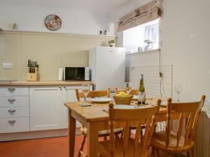 Kuchyň nebo kuchyňský kout v ubytování Willesdene Cottage