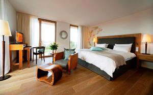 Postel nebo postele na pokoji v ubytování Hotel Hirschen Horn + 37 fotografií