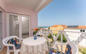 Balkoni atau teres di 1 Bedroom Nice Apartment In Pakostane