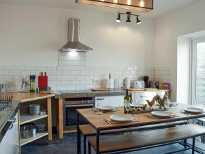 Dapur atau dapur kecil di Saltlife Cottage +32 gambar