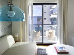 Posezení v ubytování Mondrian Los Angeles