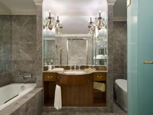 Grand Mercure Imperial Palace Seoul Gangnamにあるバスルーム