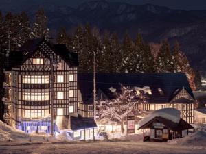 Nespecifikovaný výhled na hory nebo výhled na hory při pohledu z hotelu