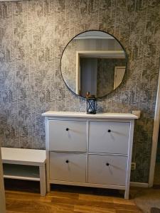 Gambar di galeri bagi Cozy tow bed rooms apartment Älmhult mocklen lake di Herräng