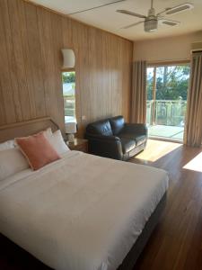 Postel nebo postele na pokoji v ubytování The Original Bel-Air Motel