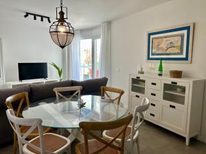 Televízia a/alebo spoločenská miestnosť v ubytovaní Denia Mar Apartment - Mar Baltic 5
