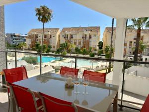 Bazén v ubytovaní Denia Mar Apartment - Mar Baltic 5 alebo v jeho blízkosti