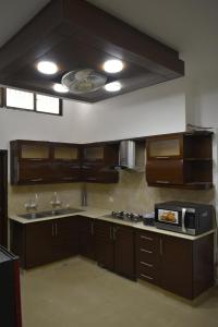 Køkken eller tekøkken på Home away from Home + 5 billeder