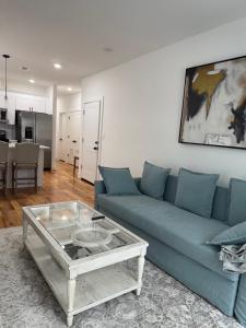 Χώρος καθιστικού στο Elegant Retreat Near EWR n NYC +11 φωτογραφίες