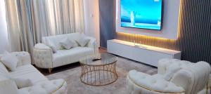 Posezení v ubytování BAOBAB SEAVIEW HOMESTAY AQUA GARDENS NYALi MSA