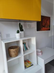 Knihovna v apartmánu