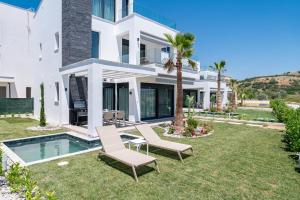 Bazén v ubytování Olympiada Residential Complex & Villas nebo v jeho okolí