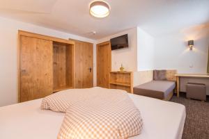 A bed or beds in a room at Vizensn Living