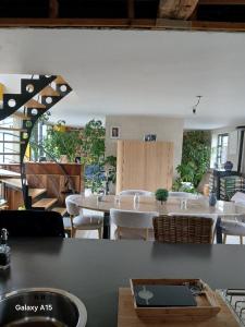 Posezení v ubytování Coloc Gozée longue durée