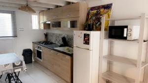 Photo de la galerie de l'établissement Gîte cosy au calme, extérieur et parking privé, à Marguerittes