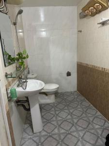 Koupelna v ubytování Nhà nghỉ 19 Đền Trần