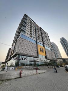 Fotografie z fotogalerie ubytování ###Elysium Premium Apartments -Front Facing Centaurus Mall v destinaci Dargai