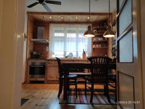 A kitchen or kitchenette at Cottage Scandi