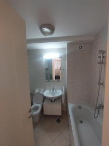 Ένα μπάνιο στο DELTA CITY Apartment