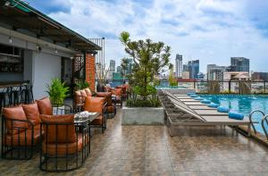 Bazén v ubytování Phnom Penh 51 Hotel & Residences nebo v jeho okolí