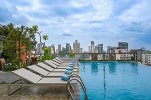 Bazén v ubytování Phnom Penh 51 Hotel & Residences nebo v jeho okolí