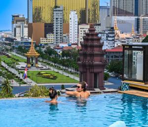 Bazén v ubytování Phnom Penh 51 Hotel & Residences nebo v jeho okolí