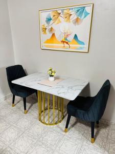 Φωτογραφία από το άλμπουμ του 15 Min Walk to Acacia Mall 1BR on Mawanda Rd στην Καμπάλα