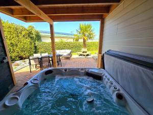 Gambar di galeri bagi De Corner van Zeeland met jacuzzi di Sint Annaland +44 gambar