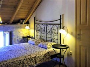 Ένα ή περισσότερα κρεβάτια σε δωμάτιο στο Welcoming Holiday Home with Garden in Leonidio