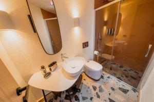 Et badeværelse på Casa Colore Boutique House + 68 billeder