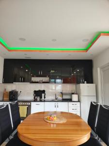 A kitchen or kitchenette at Apartman Zlatar-Vasiljevic