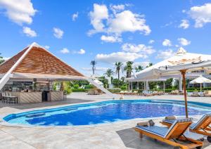 Bazén v ubytování Monte Carlo Sharm Resort & Spa nebo v jeho okolí
