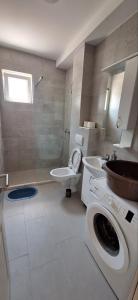 Ένα μπάνιο στο Apartmani Aki 3