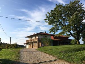 チヴィダーレ・デル・フリウーリにあるAgriturismo Borgo dei Sapori-Vini Bio Irene Cencigのギャラリーの写真 +14枚の写真