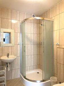 Koupelna v ubytování Wynajem Pokoi JULIA + 53 fotografií