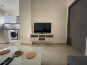Η κουζίνα ή μικρή κουζίνα στο Bayt Hassan A12 - 2 bedrooms European new apartment