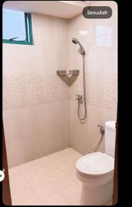 Bilik mandi di apartement Graha cempaka mas