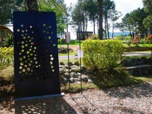 Κήπος έξω από το Camping Hello Soleil
