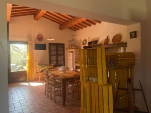 Η κουζίνα ή μικρή κουζίνα στο Casa Belvedere -tranquillità tra bosco e ulivi- +30 φωτογραφίες