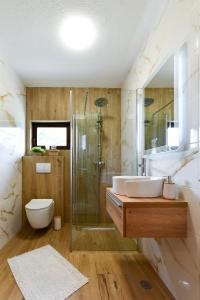 Koupelna v ubytování Holiday Home Ostrun + 24 fotografií