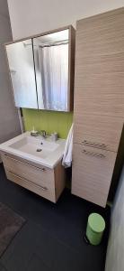 Galeriebild der Unterkunft Apartman s pogledom na more AP3 in Jelsa + 15 Fotos