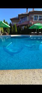 Bassein majutusasutuses Poseidon Apartment või selle lähedal