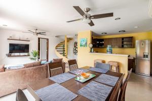 Et opholdsområde på Apartment 5 min walking to the beach at Paraíso