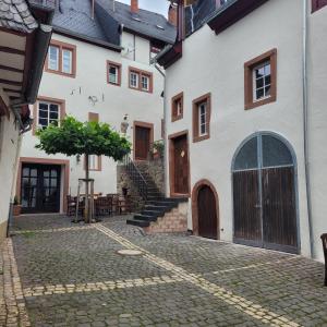 Budova, kde se apartmán nachází + 26 fotografií