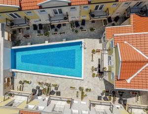Bazén v ubytování *NEW IN 2025* - Hotel Subra Atrium nebo v jeho okolí