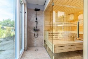 Ένα μπάνιο στο Strand Hus +46 φωτογραφίες