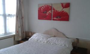 Giường trong phòng chung tại Gilesgate Moor Hotel +28 ảnh